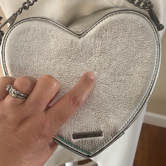 ❌Consigned ❌ Rebecca Minkoff Heart Leather Purse - Picture 4 of 9